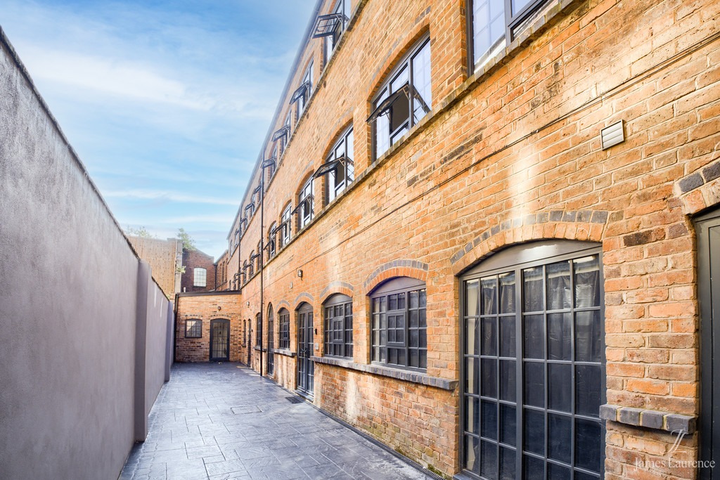 2 Bedroom House For Sale in Jewellery Quarter Birmingham City Centre ...