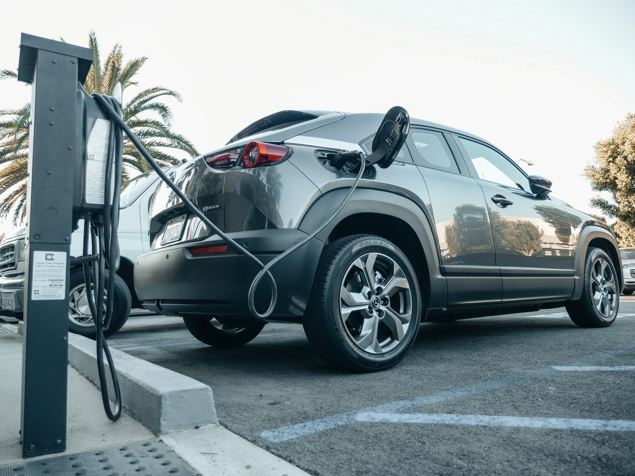 Charging It Up – Why Adding an Electric Car Charging Point to Your Home is a Smart Investment