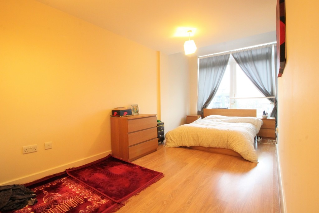 2 Bedroom Apartment For Sale in Park Central Birmingham City Centre