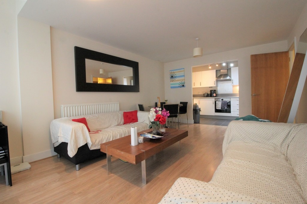 2 Bedroom Apartment For Sale in Park Central Birmingham City Centre