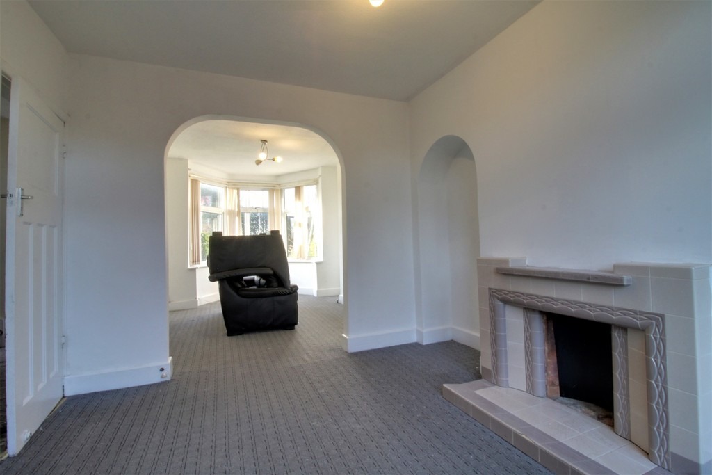 3 Bedroom SemiDetached Property To Let in , Solihull James Laurence Estate Agents