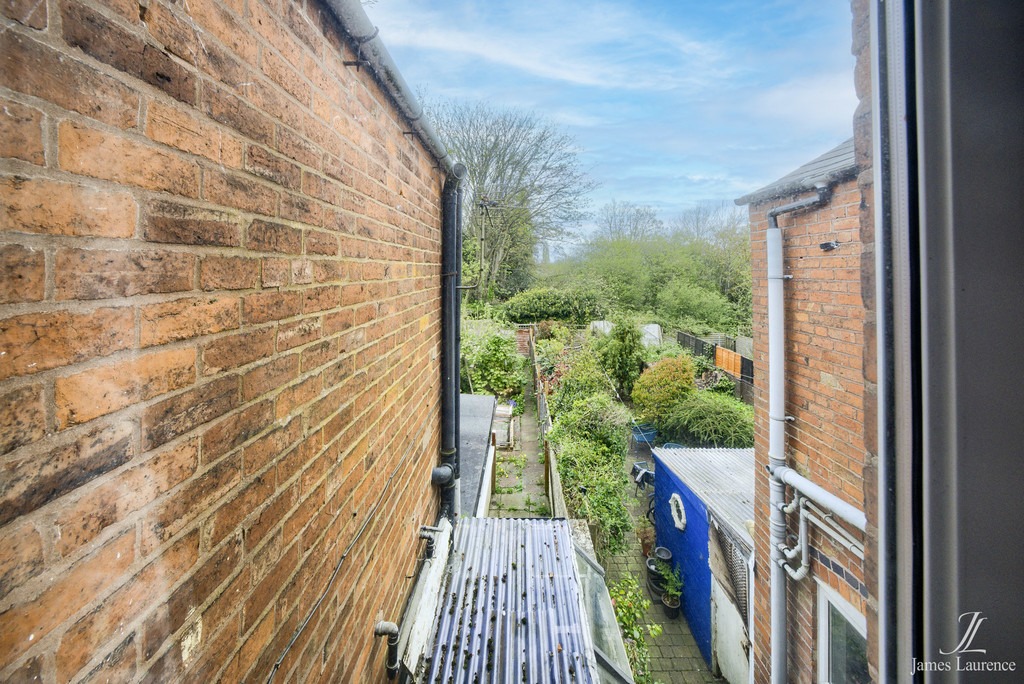 2 Bedroom Property For Sale in Cotteridge Birmingham James Laurence